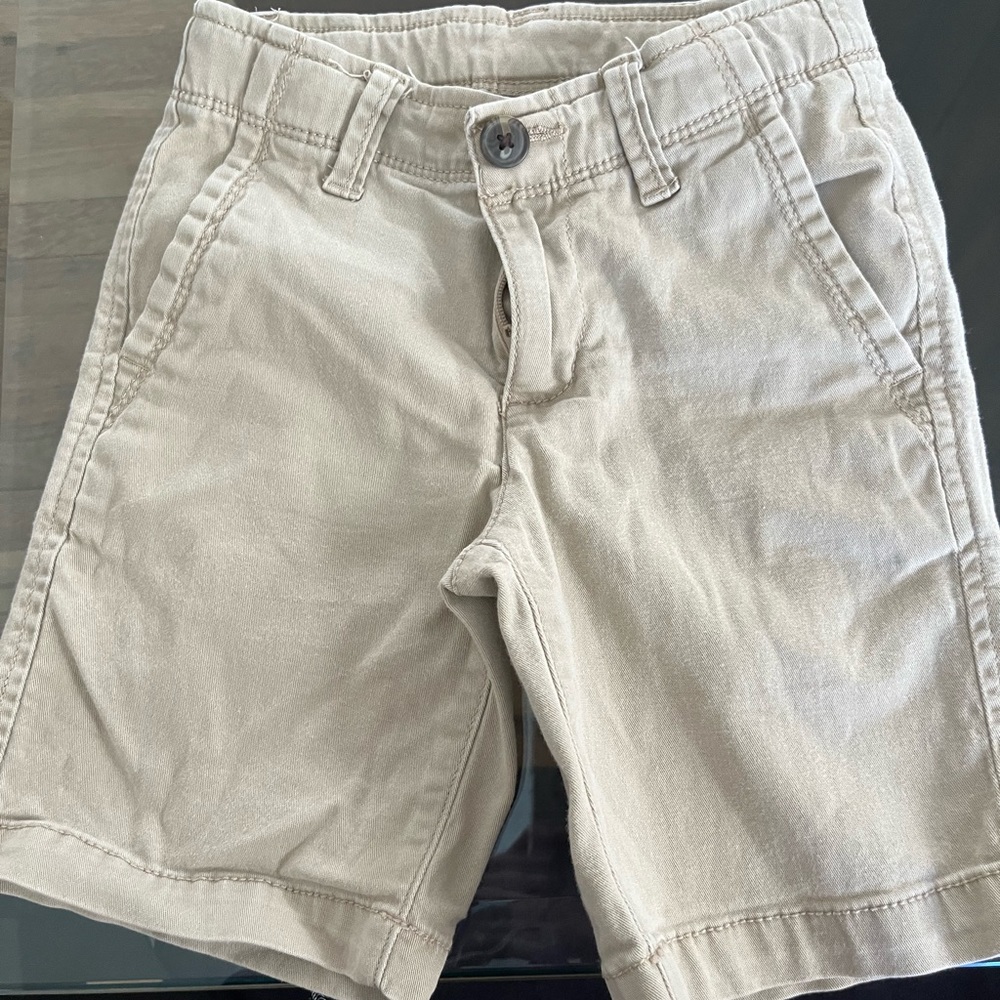 Boys size 6 shorts